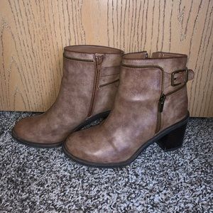 Gianni Bini booties